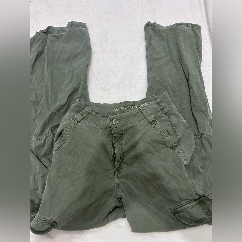 American Eagle “Stretch” Cargos